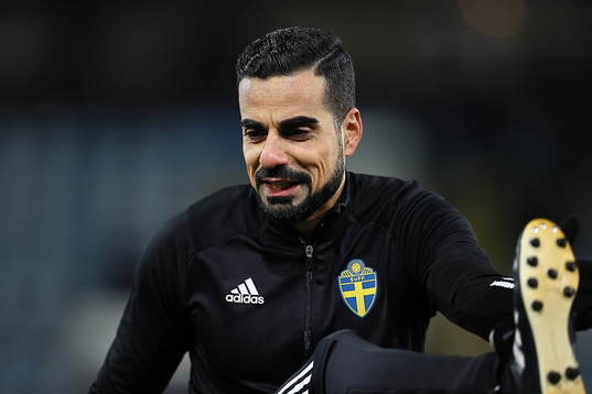 Domare Mohammed Al-Hakim värmer upp