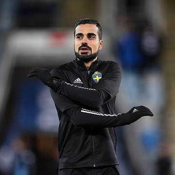 Domare Mohammed Al-Hakim värmer upp