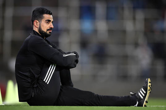 Domare Mohammed Al-Hakim värmer upp