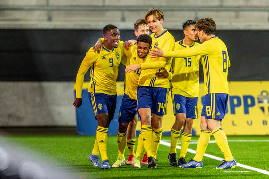 Sveriges Emmanuel Tannor, Jardell Kanga, Fredrik Nissen Alexander Hughes och Marco Olsson Valdés jublar