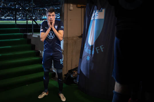 Anel Ahmedhodzic of Malmö FF in the players tunnel ahead of the second half