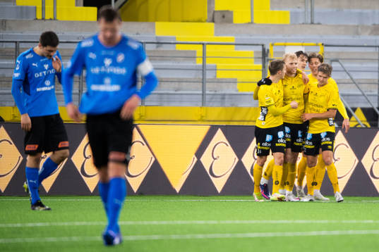 Elfsborgs Sveinn Aron Gudjohnsen jublar med lagkamrater