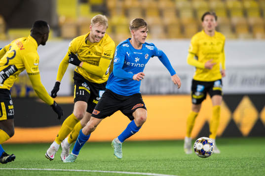 Elfsborgs Sveinn Aron Gudjohnsen och Halmstads Erik