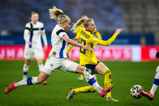 Emma Koivisto of Finland and Sofia Jakobsson of Sweden