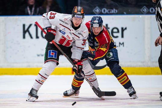 Örebros Christopher Mastomäki och Djurgårdens Sebastian