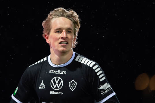 Brages Douglas Karlberg jublar efter 1-2