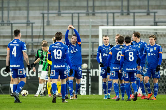 Sundsvalls Linus Hallenius jublar efter att ha kvitterat till 1-1