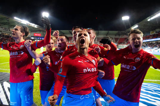 Helsingborgs Anthony van den Hurk jublar efter 2-2