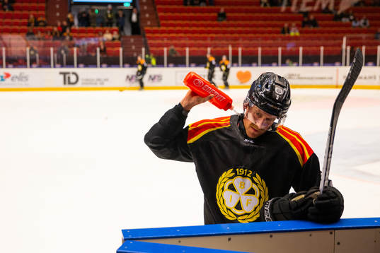 Brynäs Chay Genoway svalkar sig