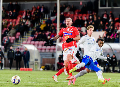 Degerfors Victor Edvardsen och IFK Norrköpings Abdulrazaq