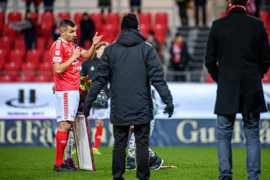 Kalmars Emin Nouri avtackas