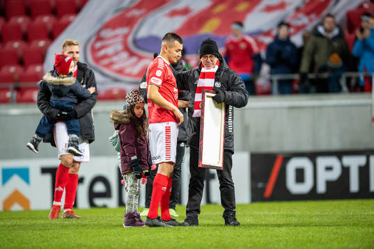 Kalmars Emin Nouri avtackar