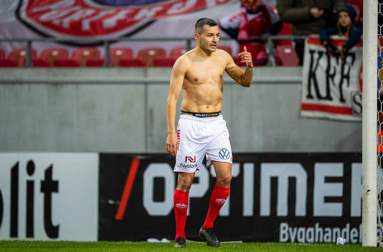 Kalmars Emin Nouri avtackar