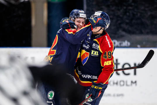 Djurgårdens Ludvig Hedström jublar med Rhett Rakhshani
