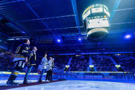 HV71s Martin Thörnberg, Johan Davidsson, Pasi Puistola,