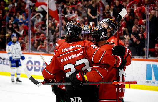 Örebros Joel Mustonen jublar