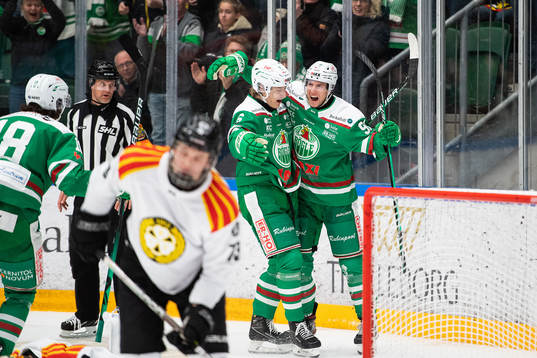 Rögles Adam Tambellini och Tony Sund jublar