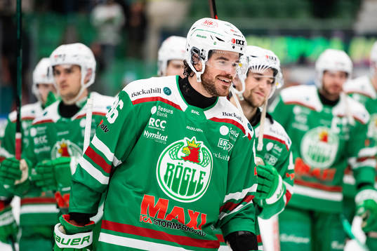 Rögles Eric Gelinas jublar