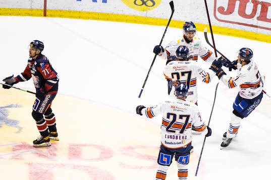 Växjös Peter Andersson jublar