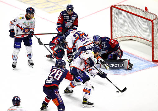 Mål 0-1 av Växjös Peter Andersson förbi Linköpings