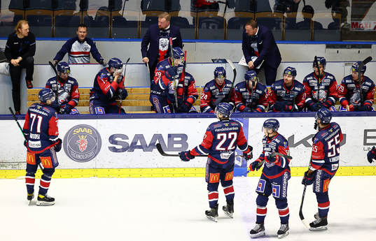 Linköpings bås med tränare Klas Östman nunder