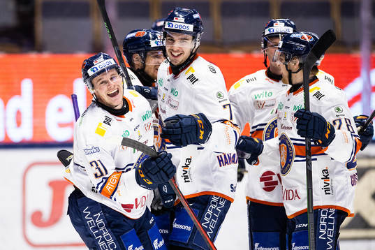 Växjös Olle Lycksell jublar