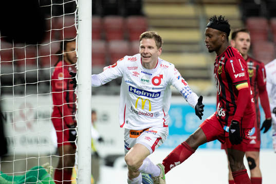 Degerfors Johan Bertilsson jublar efter 0-1