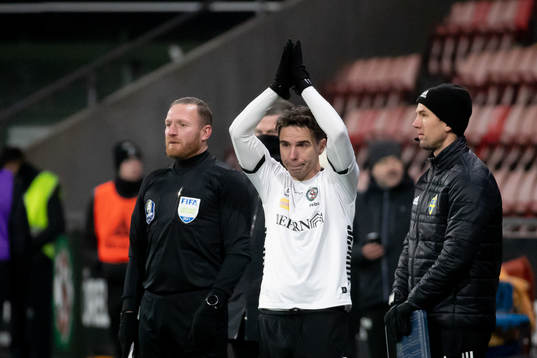 Örebros Nordin Gerzic byts in