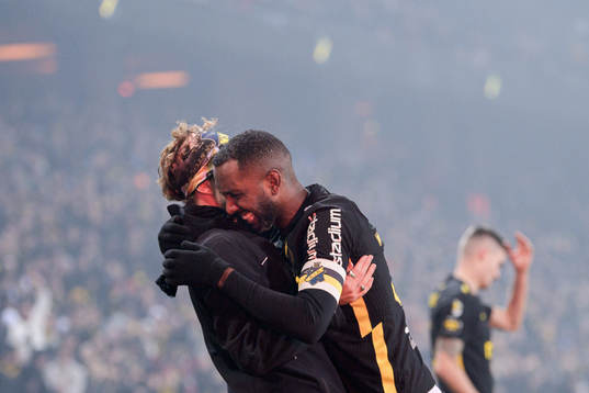 s Henok Goitom jublar