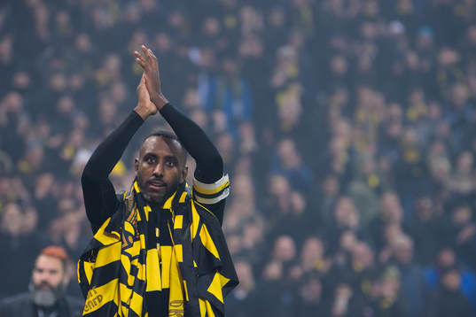 s Henok Goitom jublar