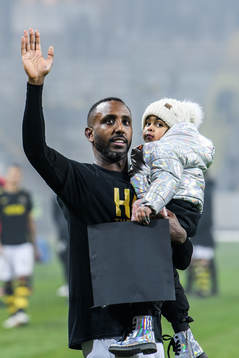 s Henok Goitom jublar