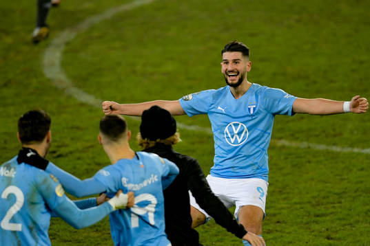 Malmö FFs Antonio Colak jublar med lagkamraterna