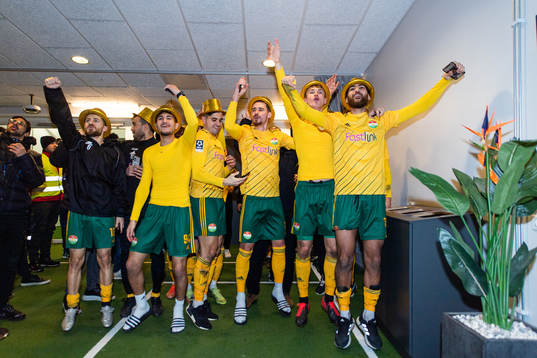 Dalkurds spelare jublar