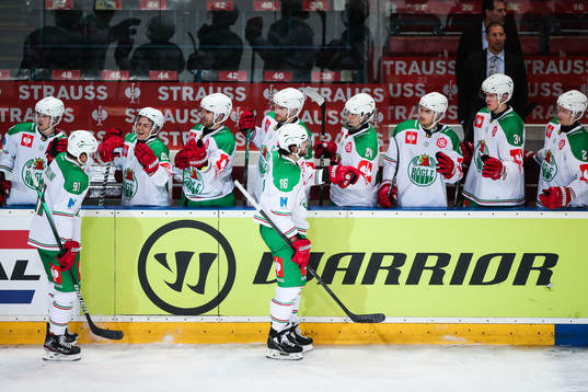 Adam Tambellini and Eric Gelinas of Rögle celebrate