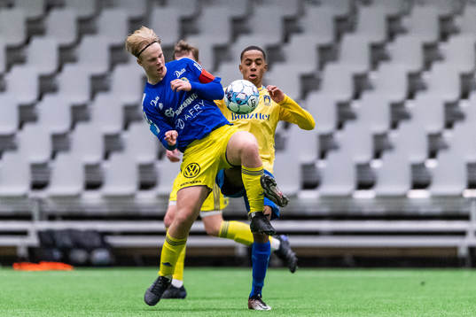 Sundsvalls Filip Svedin och Bröndbys Noah Nartey