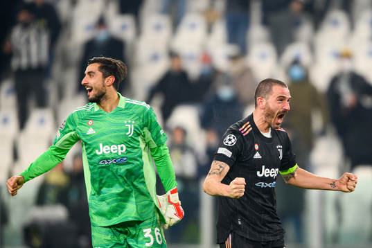 Goalkeeper Mattia Perin and Leonardo Bunucci of Juventus celebrate