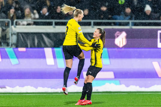 Stina Blackstenius of Häcken celebrates with Hanna Wijk after scoring 1-0
