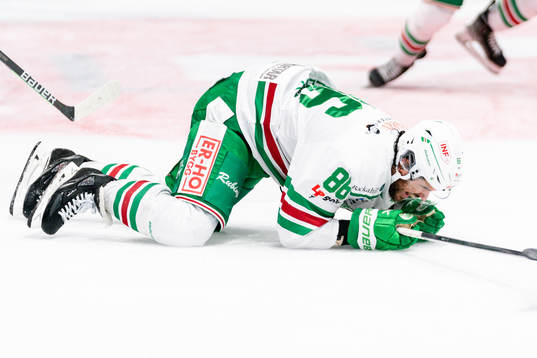 Rögles Eric Gelinas har ont