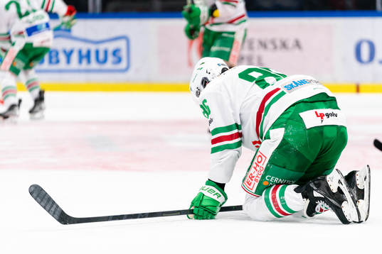 Rögles Eric Gelinas har ont