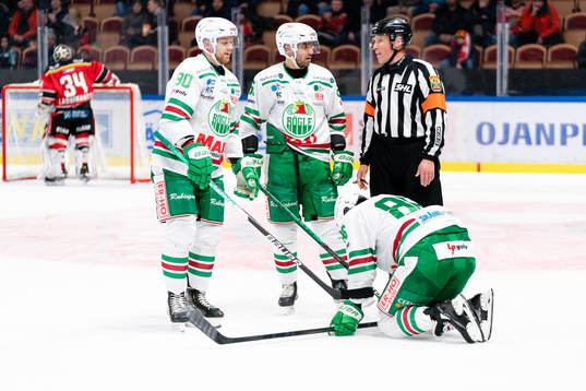 Rögles Eric Gelinas har ont