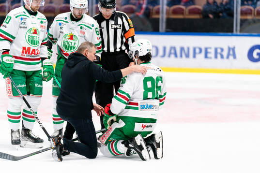 Rögles Eric Gelinas har ont