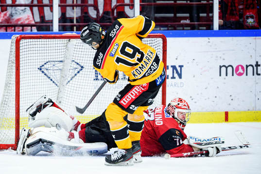 Luleås Konstantin Komarek och Malmö Redhawks målvakt