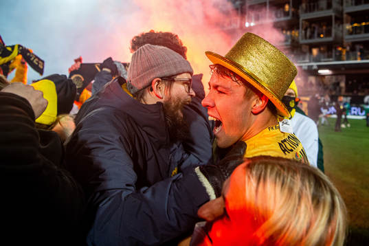 Fredrik André Bjørkan of Bodø/Glimt celebrates winning the league