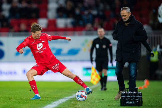 David Møller Wolfe of Brann and Lars Bohinen, head coach