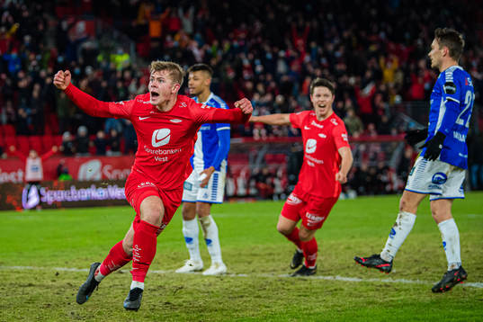 Aune Selland Heggebø of Brann celebrates