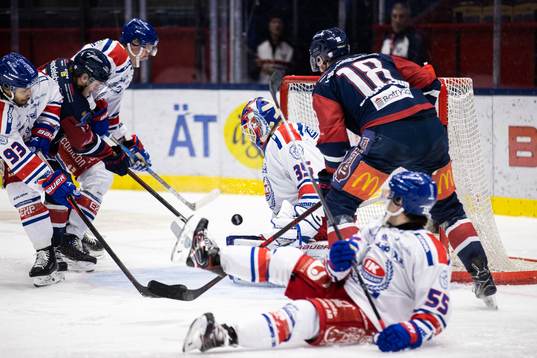 Linköpings Henrik Törnqvist gör 5-2 bakom Oskarshamns