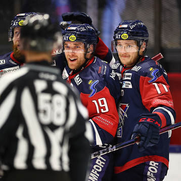Linköpings Patrick Russel och Henrik Törnqvist jublar