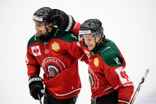 Max Friberg of Frölunda celebrates scoring 2-2 with Mats