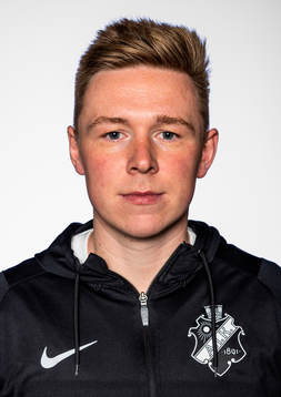 Lukas Sinkunas poserar för ett porträtt den 14 december 2021 i Stockholm. 