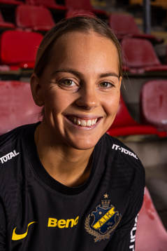 Agnes Nyberg poserar för ett porträtt den 14 december 2021 i Stockholm. 